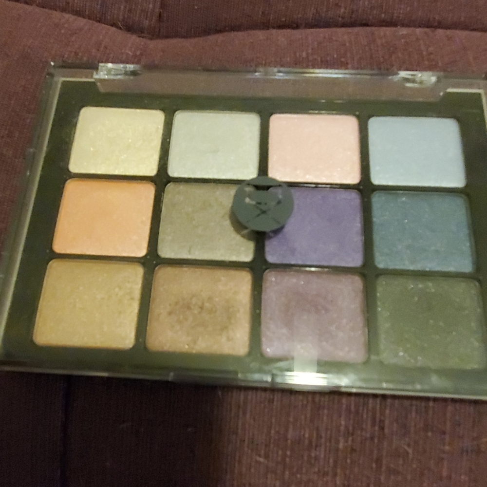 Viseart bridal satin eyeshadow palette